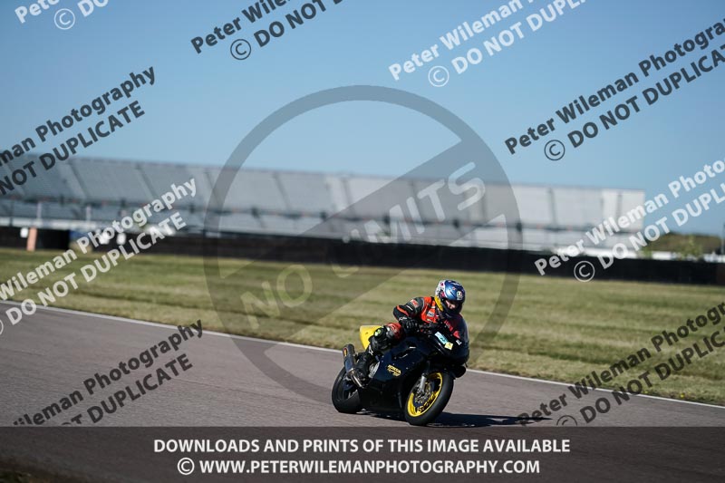 Rockingham no limits trackday;enduro digital images;event digital images;eventdigitalimages;no limits trackdays;peter wileman photography;racing digital images;rockingham raceway northamptonshire;rockingham trackday photographs;trackday digital images;trackday photos